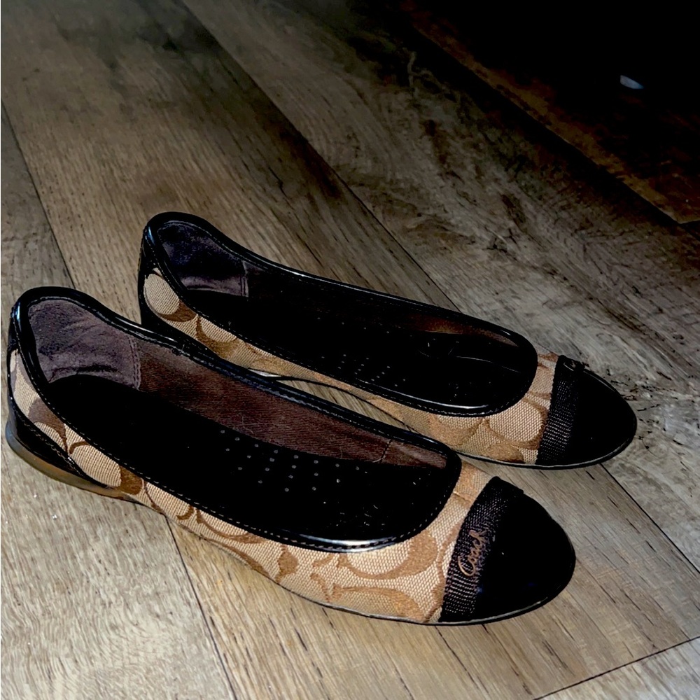 Coach flats